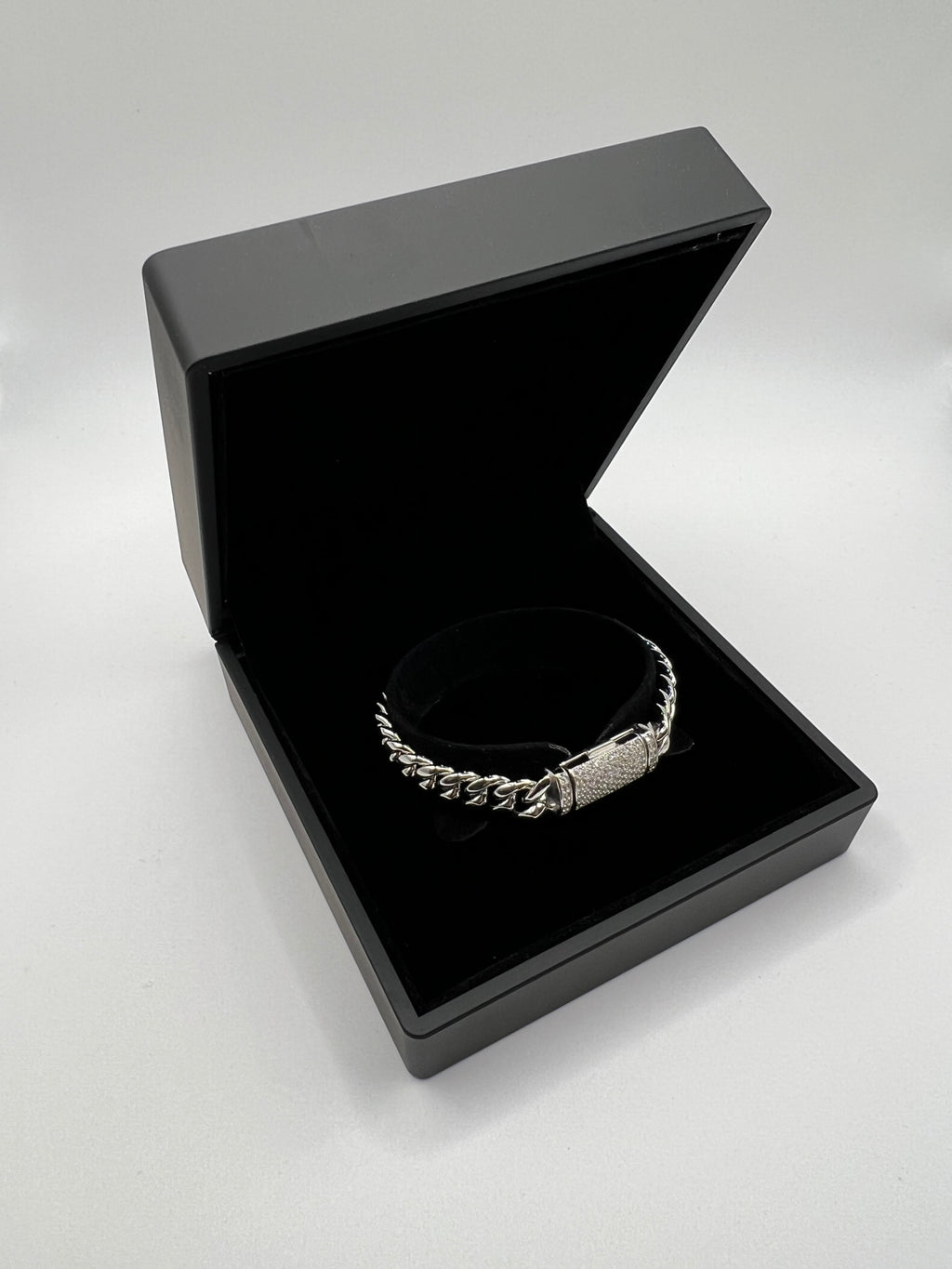 Moissanite Clasp Miami Cuban Link 8MM Bracelet